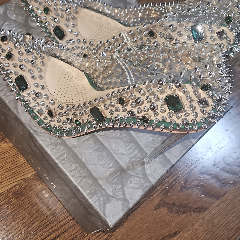 Heels - Picture 5 of 5